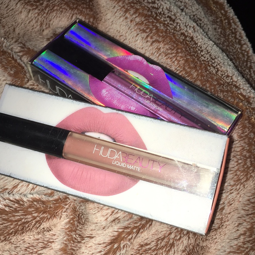 Lipgloss & lipstick